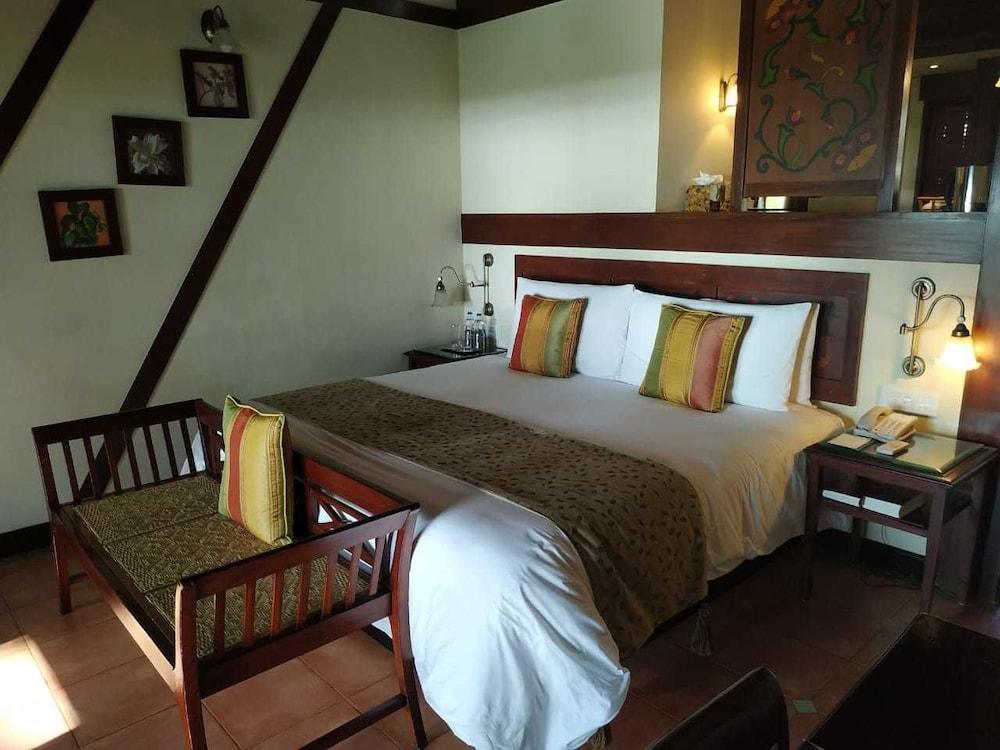 เดอะ ราวิซ โกวาลัม Hotel Thiruvananthapuram ภายนอก รูปภาพ