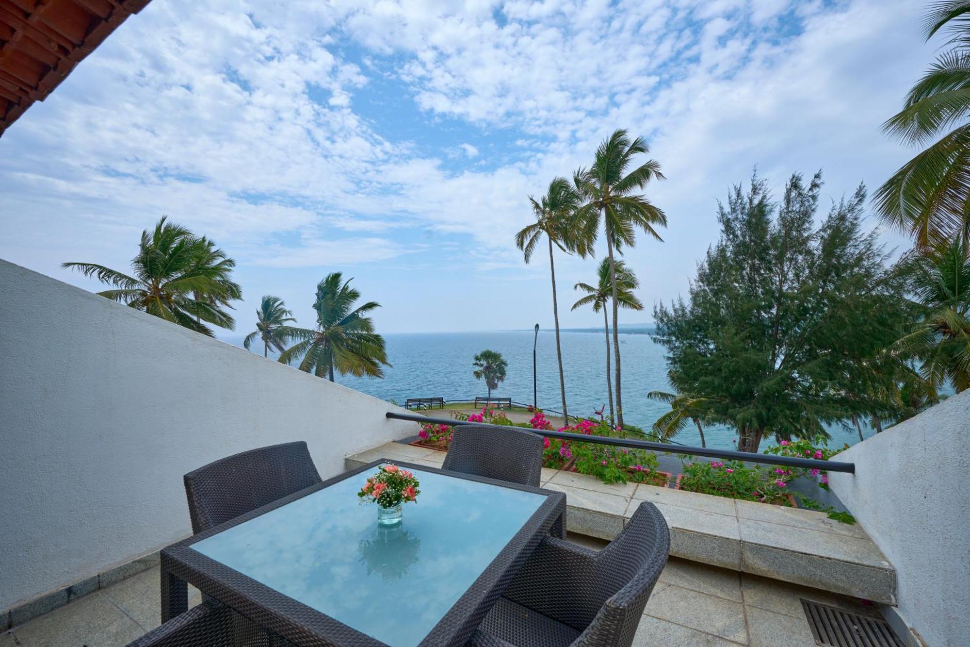 เดอะ ราวิซ โกวาลัม Hotel Thiruvananthapuram ภายนอก รูปภาพ