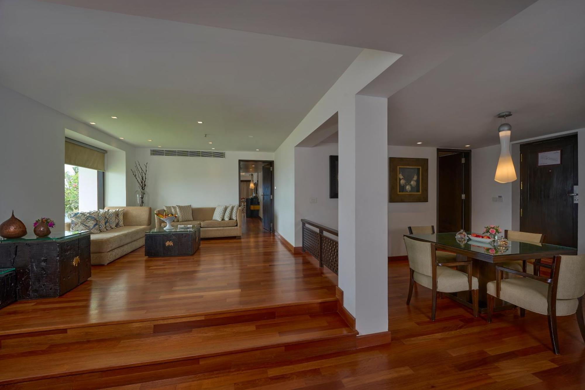 เดอะ ราวิซ โกวาลัม Hotel Thiruvananthapuram ภายนอก รูปภาพ