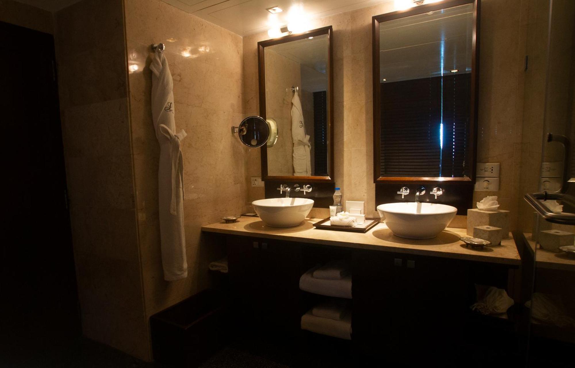 เดอะ ราวิซ โกวาลัม Hotel Thiruvananthapuram ภายนอก รูปภาพ